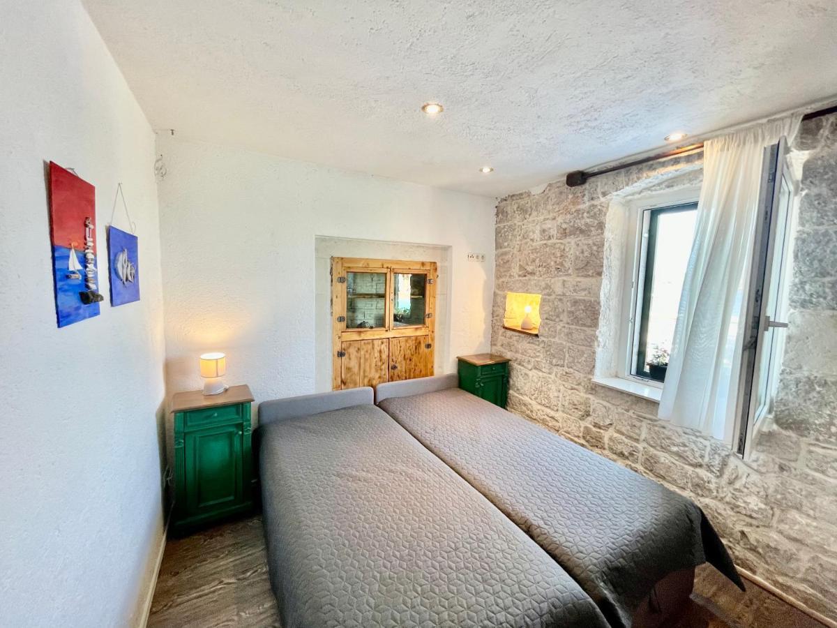 שיבניק Apartments Trapula מראה חיצוני תמונה