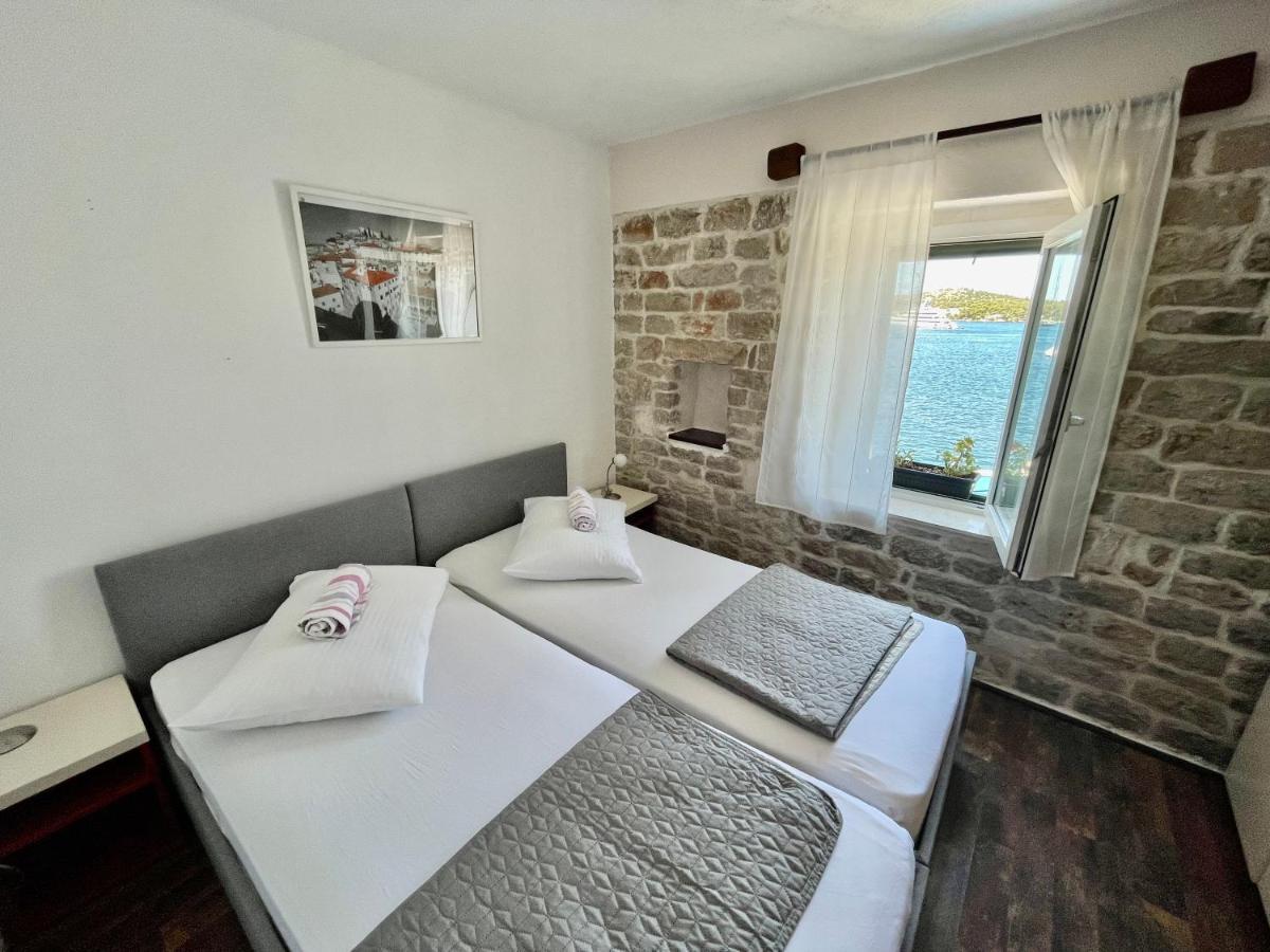 שיבניק Apartments Trapula מראה חיצוני תמונה