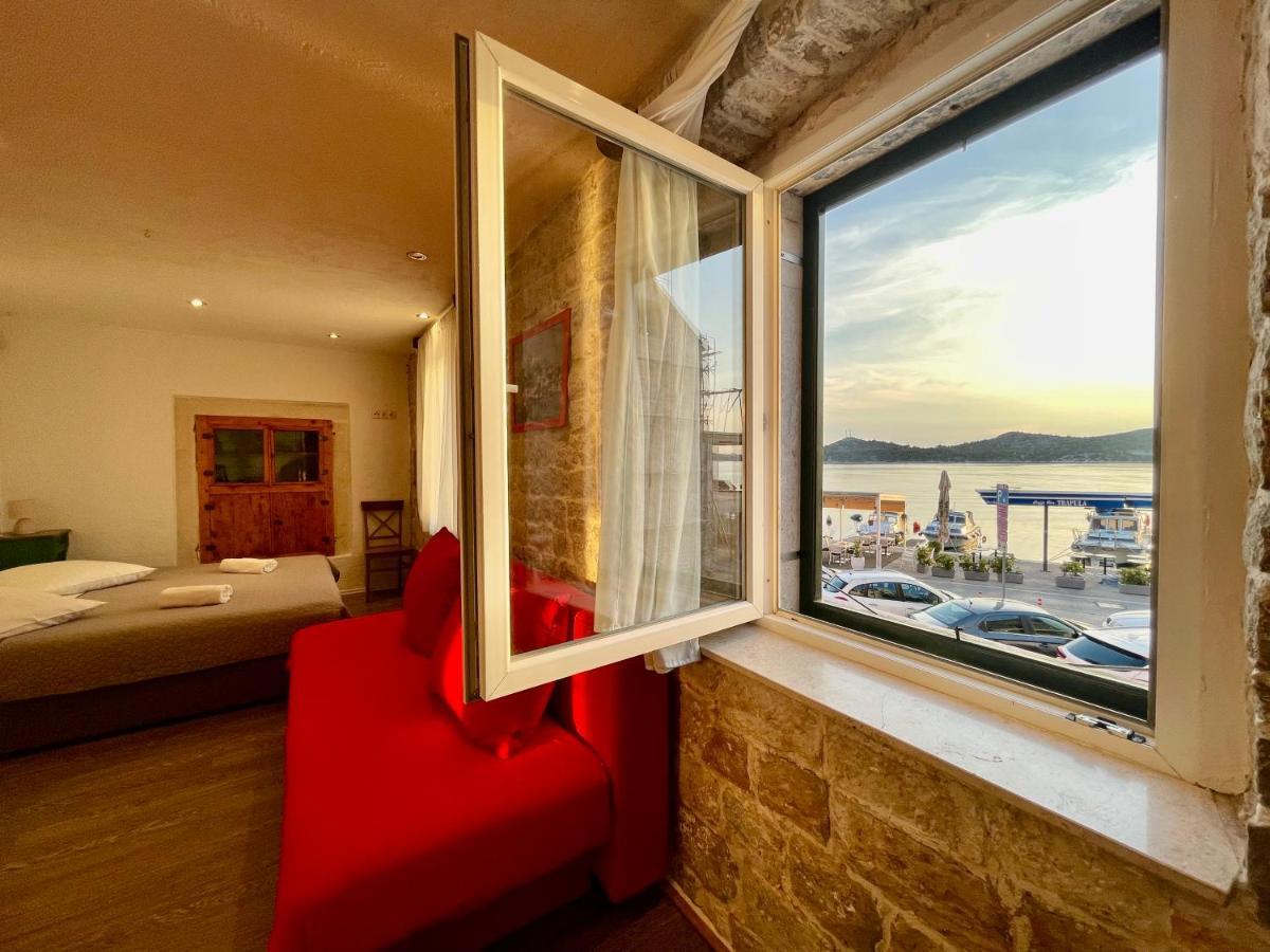 שיבניק Apartments Trapula מראה חיצוני תמונה