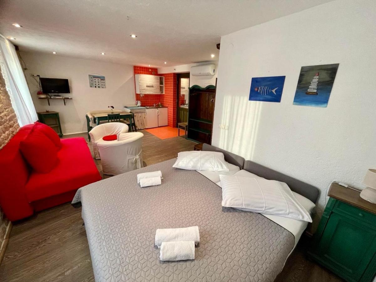 שיבניק Apartments Trapula מראה חיצוני תמונה