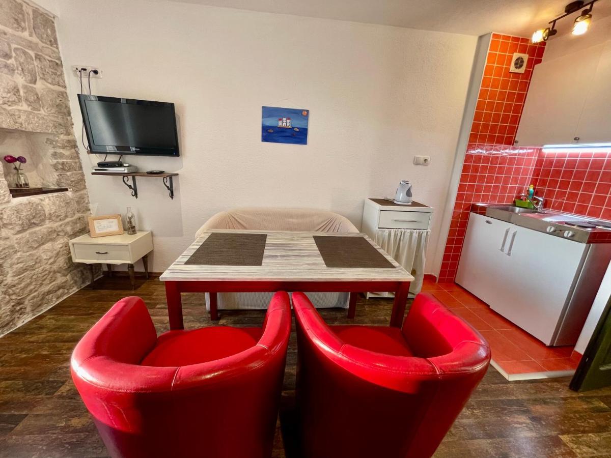 שיבניק Apartments Trapula מראה חיצוני תמונה