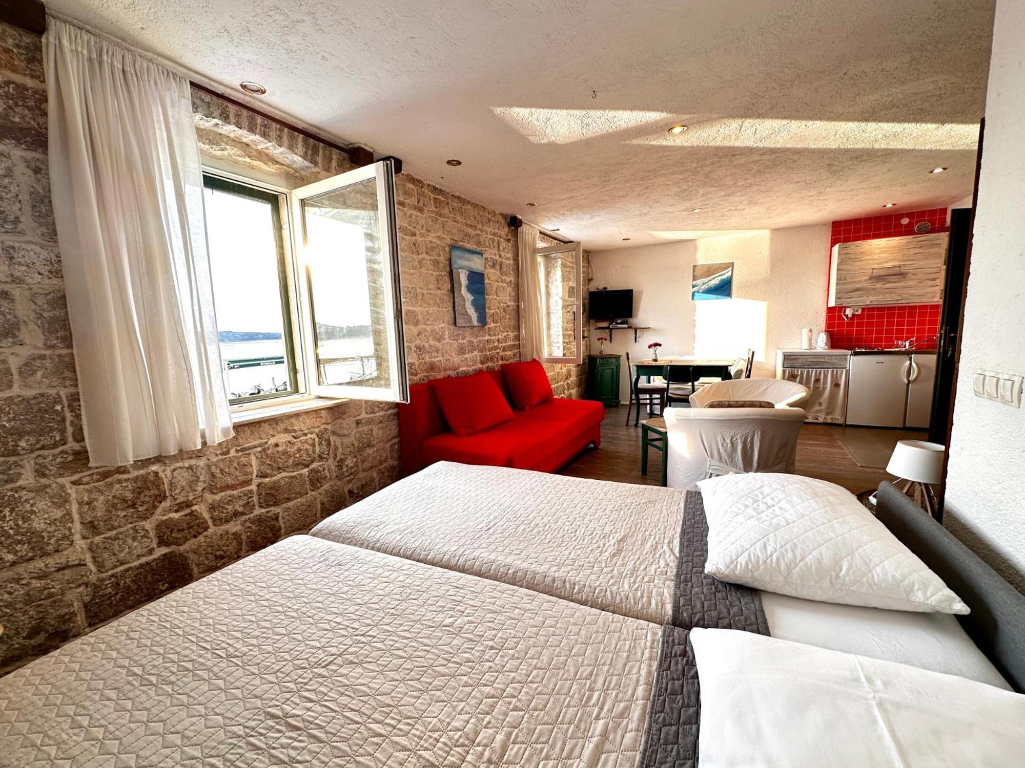שיבניק Apartments Trapula מראה חיצוני תמונה